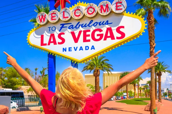 Las Vegas Sign disfrutando — Foto de Stock