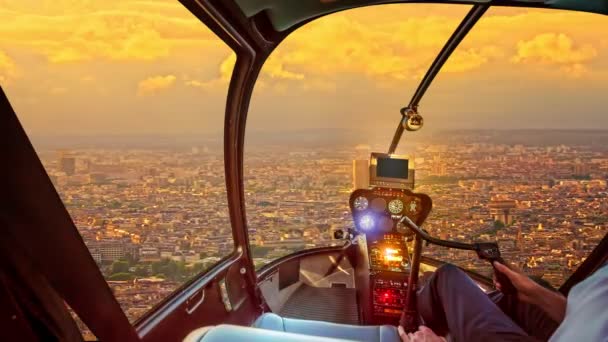 Vol en hélicoptère parisien — Video