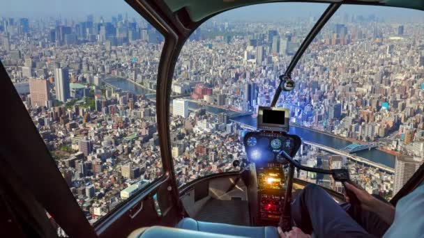 Helicóptero en el horizonte de Japón — Vídeos de Stock
