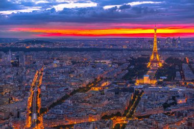 Paris şehir manzarası gecesi