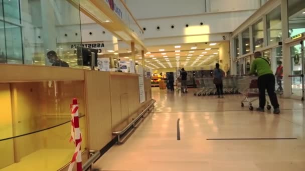 Covid-19 supermercato a distanza sociale — Video Stock