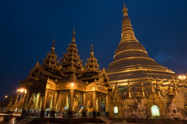Shwedagon pagoda akşam
