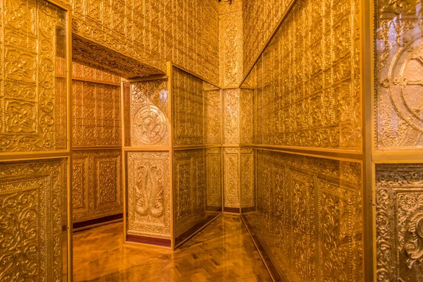 Interior del templo Botataung — Foto de Stock