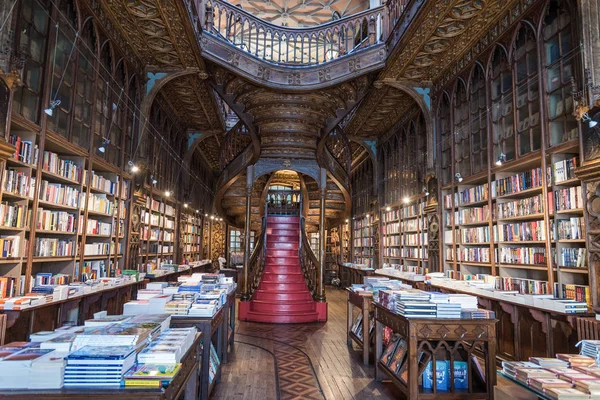 Livraria Lello, la antigua y famosa librería de Oporto, Portugal — Foto de Stock