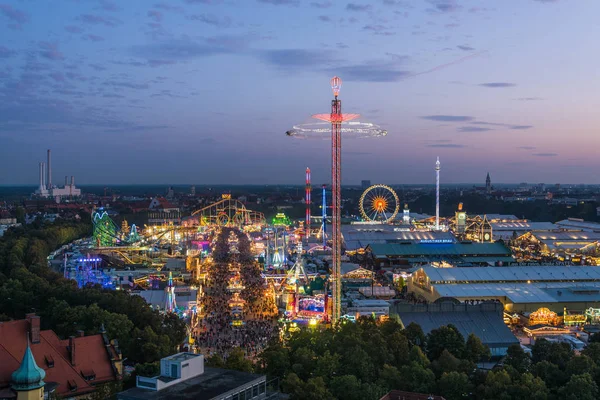 Oktoberfest günbatımı sırasında hava görünümünü St. Paul Katedrali