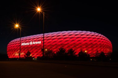 Allianz Arena, Fc Bayern, geceleri kırmızı ışıklı Futbol Stadyumu