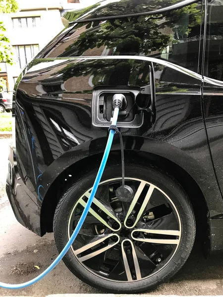 Borne de recharge de voiture électrique à Oslo — Photo