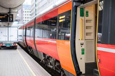 Ön kısmını Oslo Norveç yüksek hızlı tren