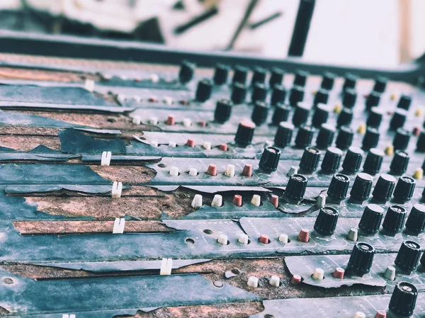 Eski gereksiz ekipman kazaları müzik karıştırıcı denetleyicisi Dj denetimi