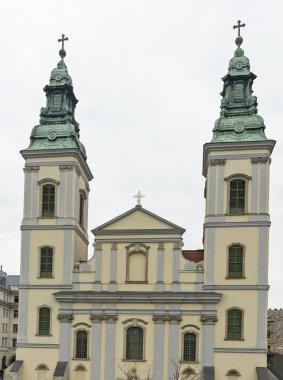 Budapeşte, kiliseler ve dini anıtların eski mimarisi