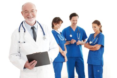 Doktor ve hemşirelerin ekip 