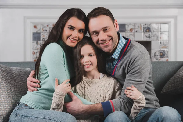 Retrato de familia feliz —  Fotos de Stock