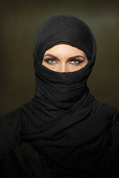 Kvinne i niqab – stockfoto