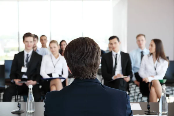 Referent bei Konferenz — Stockfoto