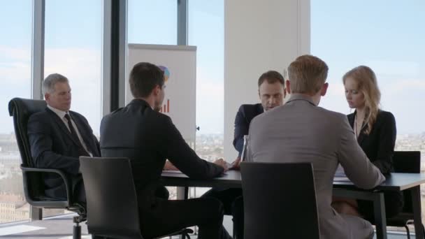 Gente de negocios en reunión — Vídeo de stock