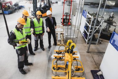 Yöneticisi ve işçi fabrikası'nda