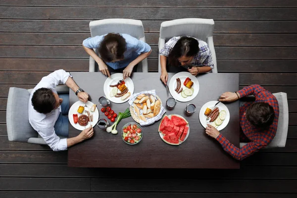 akşam yemeği arkadaşlar