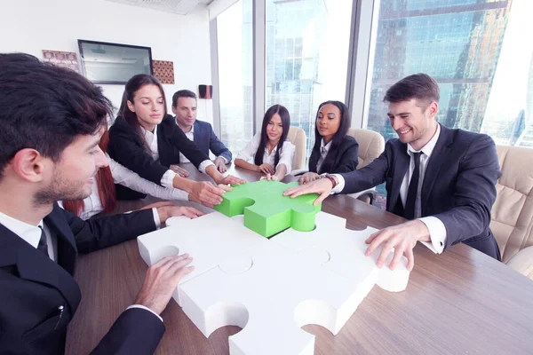 Business People Jigsaw Puzzle Putting Last Green Piece Success Support — Stock Photo, Image