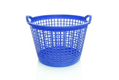 Plastik çamaşır sepeti.