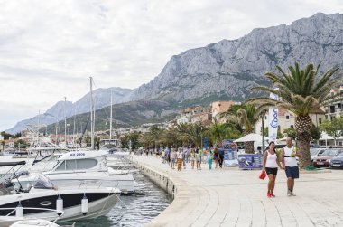 Park tekneleri ve yatlar Makarska, Hırvatistan.