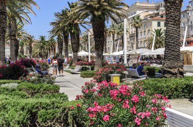 Split, Hırvatistan'ın turistik kentin merkezi sokak.