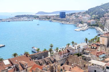 Split, Hırvatistan'daki evlerin çatıları.