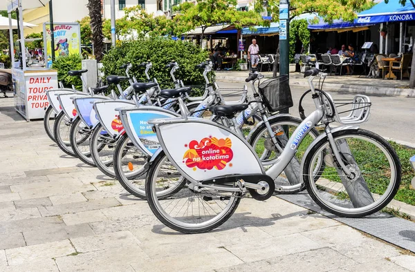 Turistler için kiralık bisikletler.