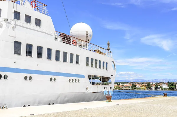 Liner Zadar, Hırvatistan'ın kıyısına yakın cruise.