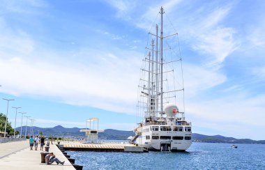 Liner Zadar, Hırvatistan'ın kıyısına yakın cruise.