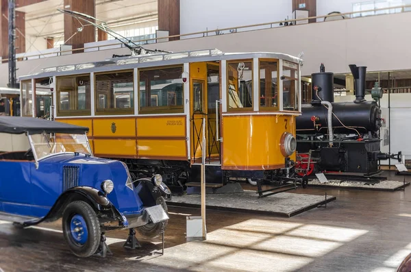 Τα οχήματα αντίκες Τεχνικό Μουσείο Ζάγκρεμπ Κροατία. — Φωτογραφία Αρχείου