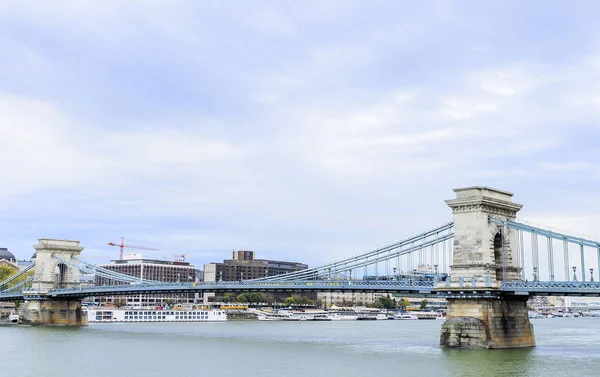 Szechenyi köprü Budapeşte '.