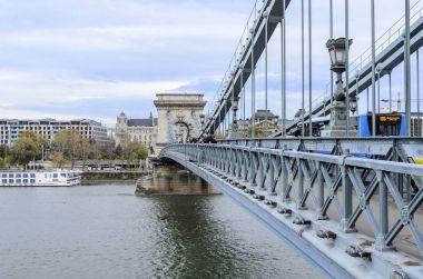Szechenyi köprü Budapeşte '.