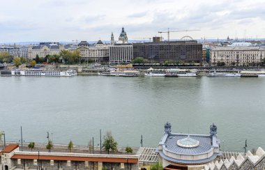 Bir yükseklikten Budapeşte görünüm.