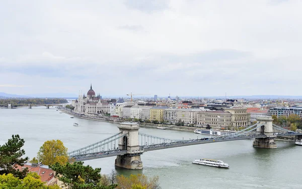 Blick auf die Budapest aus der Höhe. — Stockfoto
