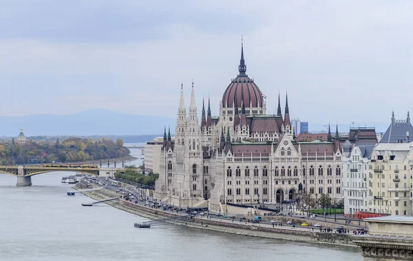 Blick auf die Budapest aus der Höhe. — Stockfoto