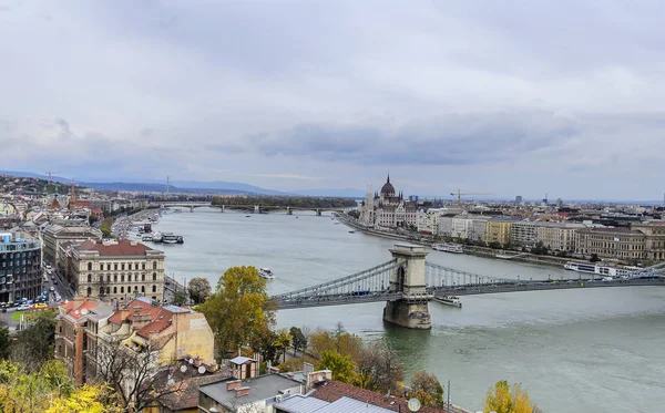 Blick vom Königspalast auf Budapest. — Stockfoto