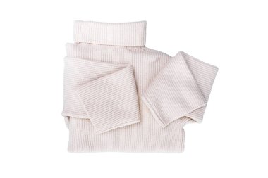 Beyaz bir arka plan üzerinde sıcak kazak.