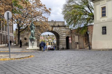 Budapeşte, sokaklarda turist.