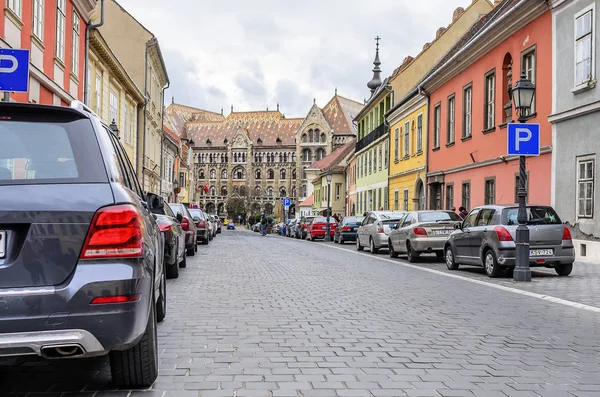 Aparcamiento público en las calles turísticas de Budapest . — Foto de Stock