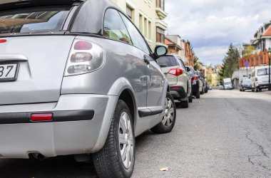 Budapeşte turist sokaklarında otopark kamu.