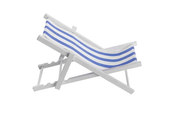 Strandstoel op een witte achtergrond. — Stockfoto