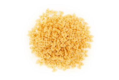 Makarna kelebek şeklinde.