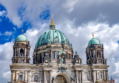 Berlin Katedrali. Almanya 'nın en büyük Protestan Kilisesi.