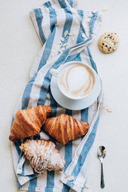 lezzetli pişirme ve Fransız tarzı aromatik kahve