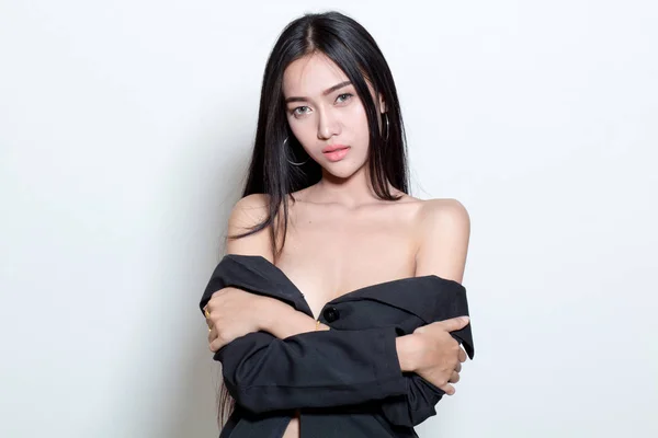 Studio ile beyaz backgrou Asyalı kadınlar güzel ince gövdesi Telifsiz Stok Imajlar