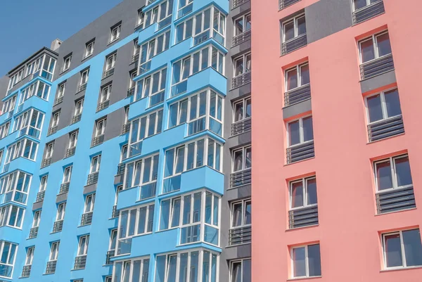 Nuevo Edificio Residencial Varios Pisos Fondo Textura Azul Rosa — Foto de Stock