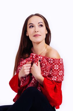 Gülen kız kırmızı eşarp beyaz arka plan yeni yıl Kış Noel tatilleri