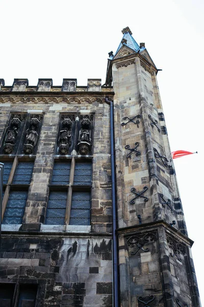 Ciudad alemana calle arquitectura histórica techo viejo cielo iglesia Aquisgrán —  Fotos de Stock