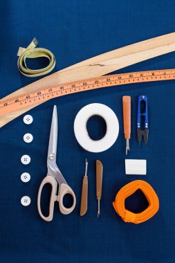 çalışma konuları Talore düğmeleri makas kumaş