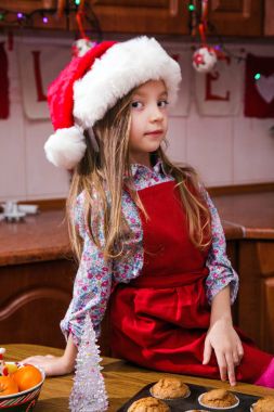 Festival kırmızı önlük Noel partisi yemek tatlı nane kek dekorasyon kız yeni yıl kırmızı önlük Şef şef pudra yağmurlama krema şeker peynir